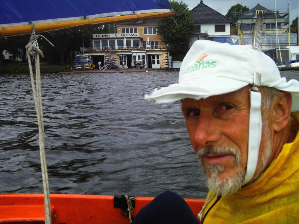 Segler vor Ruderclub.jpg